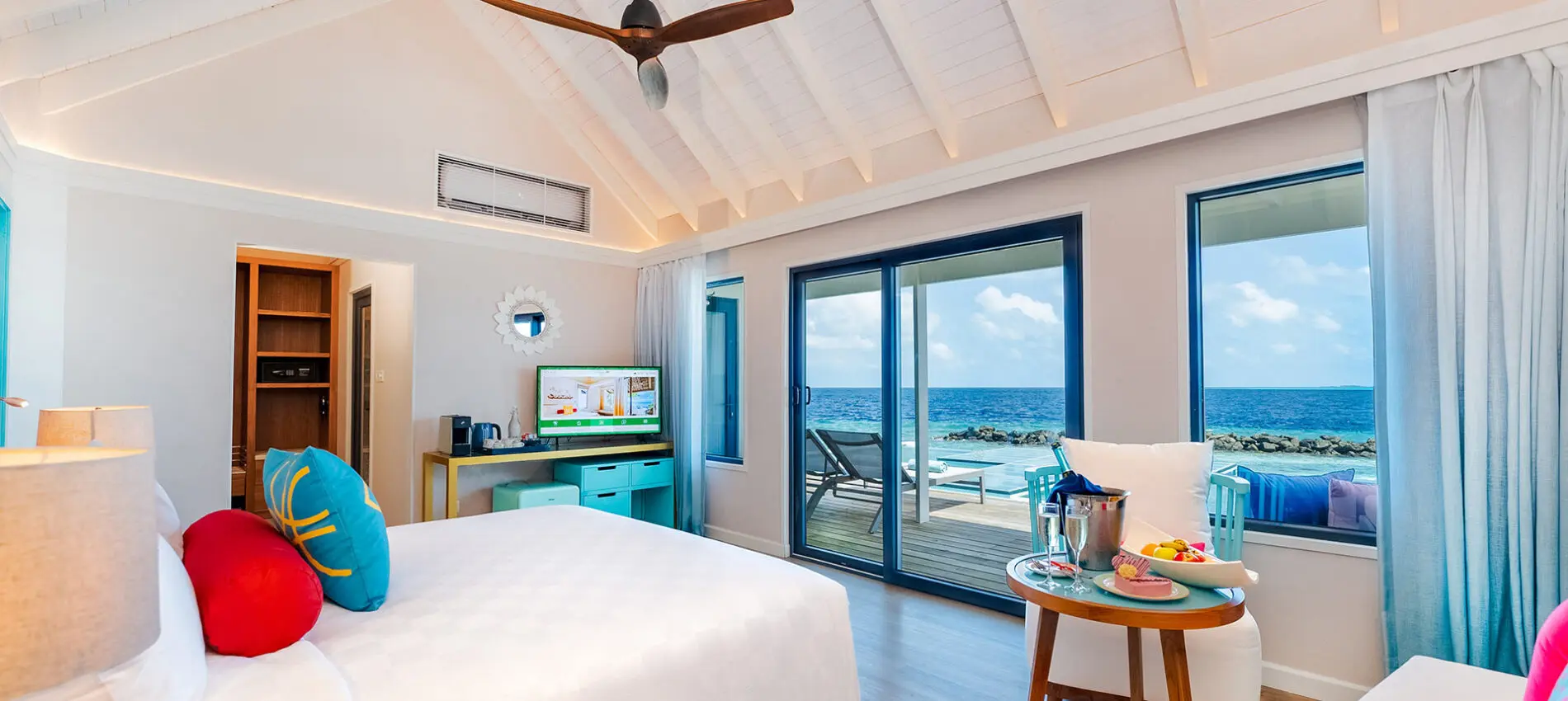 玩轉馬爾地夫_OBLU NATURE Helengeli_奧露島_Honeymoon Sunset Water Villa with Pool_臥室2