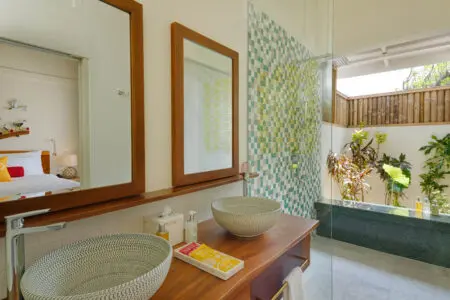 玩轉馬爾地夫_OBLU NATURE Helengeli_奧露島_two bedroom family villa with pool_浴室