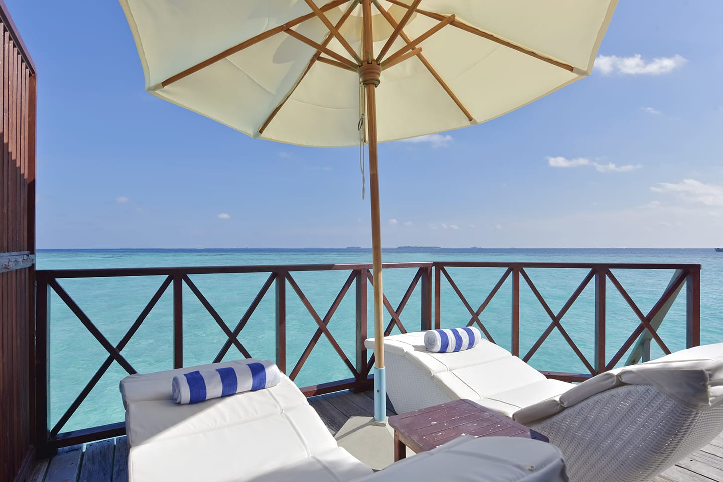 THU-HRES-Thulhagiri_Island_Water_Bungalow4