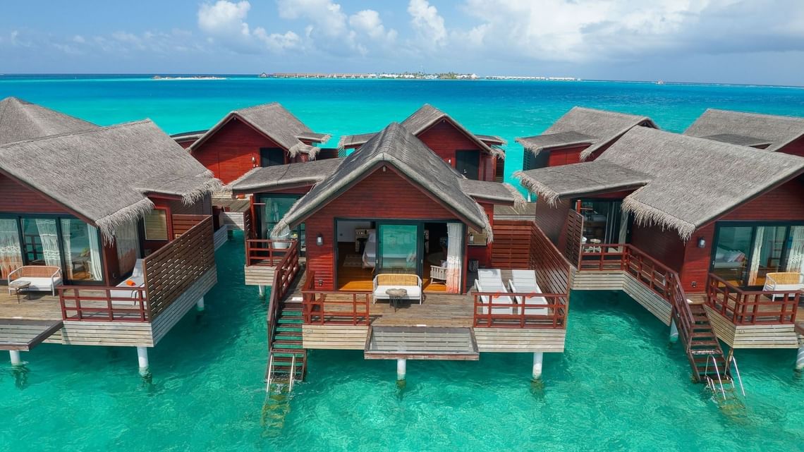 grand-park-kodhipparu-room-lagoon-water-villa-exterior_wide